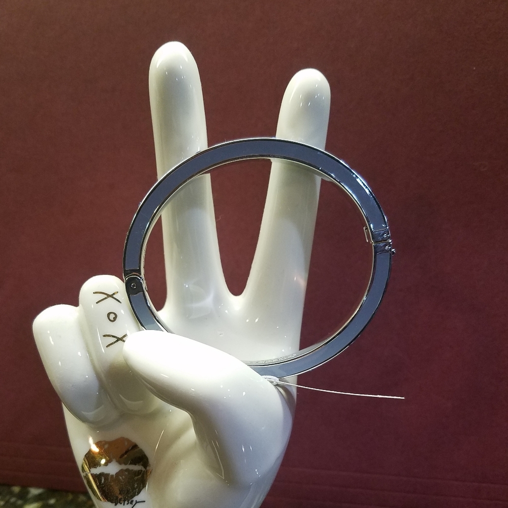 Coach Kissing Cs Bangle Bracelet Hinged Enamel Silver Pool Crystal Accents NWT - Picture 8 of 16